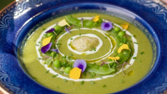 מרק אפונה עם בצקניות