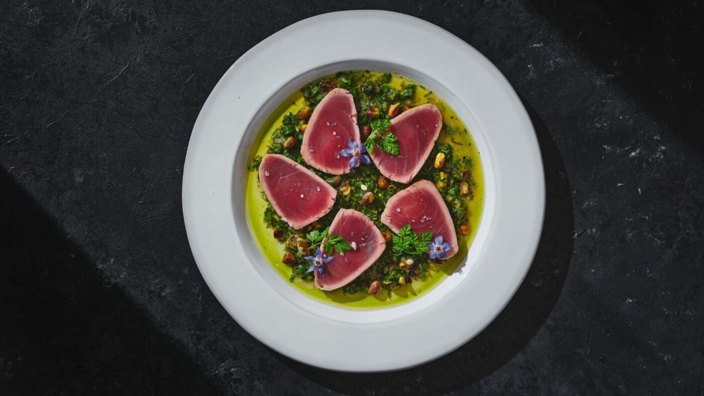 פילה טונה צרובה עם גרמולטת פיסטוקים